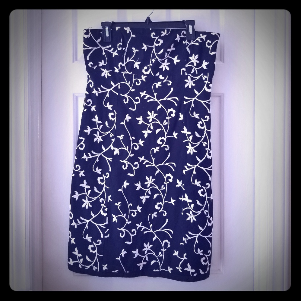 Black Strapless Dress with Intricate White Pattern